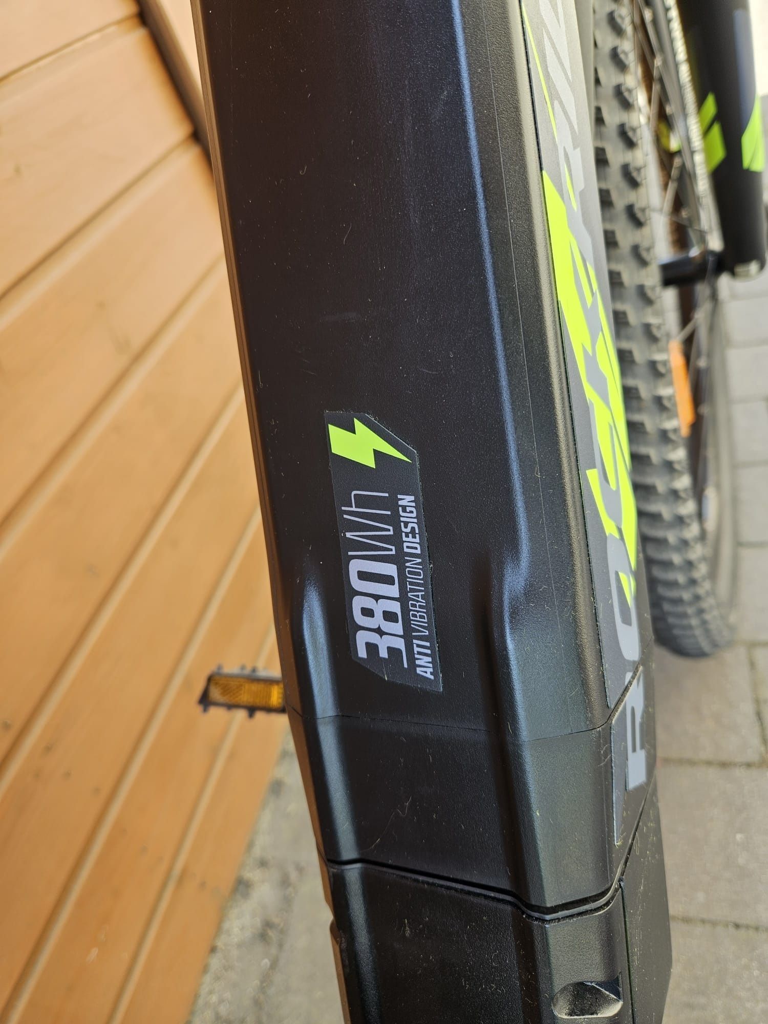 Rower elektryczny Rockrider E-ST100