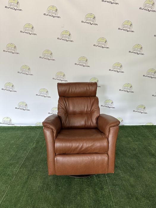 Стильне шкіряне крісло електрореклайнер цегляного кольору з Німеччини