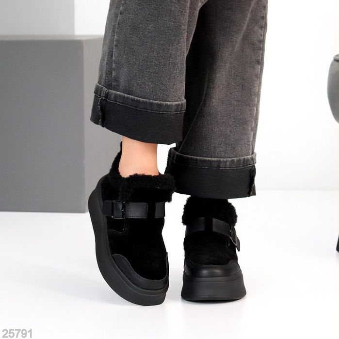 Жіночі шкіряні зимові черевики в кольорах