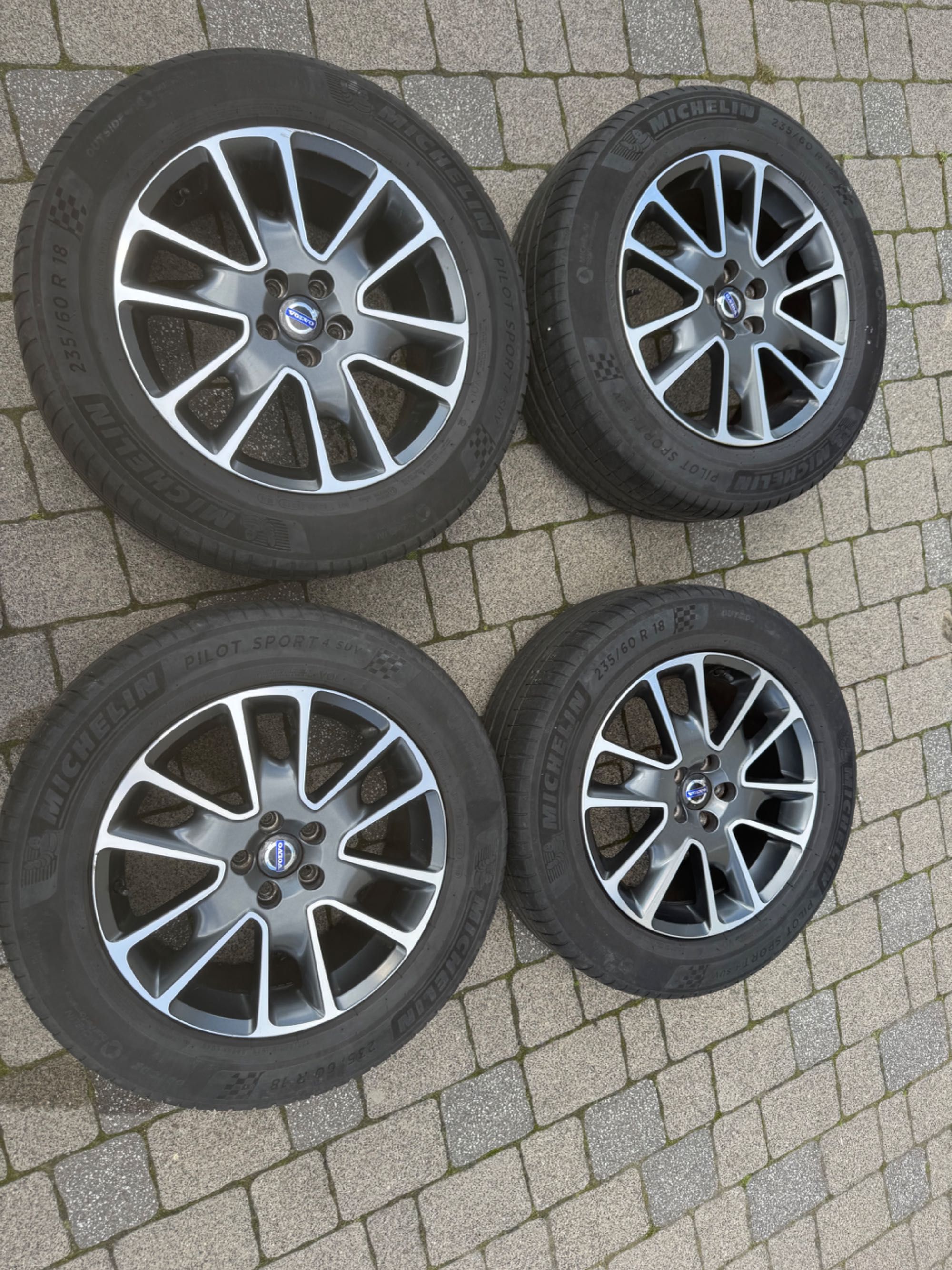 VOLVO SI 11R VO 047 ALUFELGI R18 oryginalne z oponami !