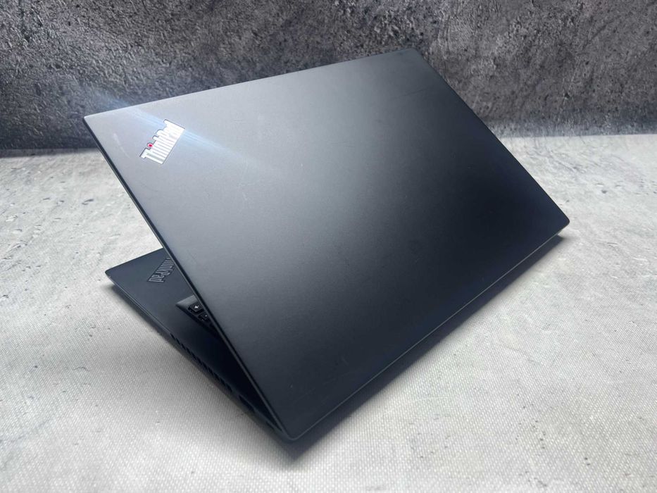 Thinkpad T490s / i5 8365u 4.1GHz / 16GB DDR4 / 256 SSD / 14 FHD / W11