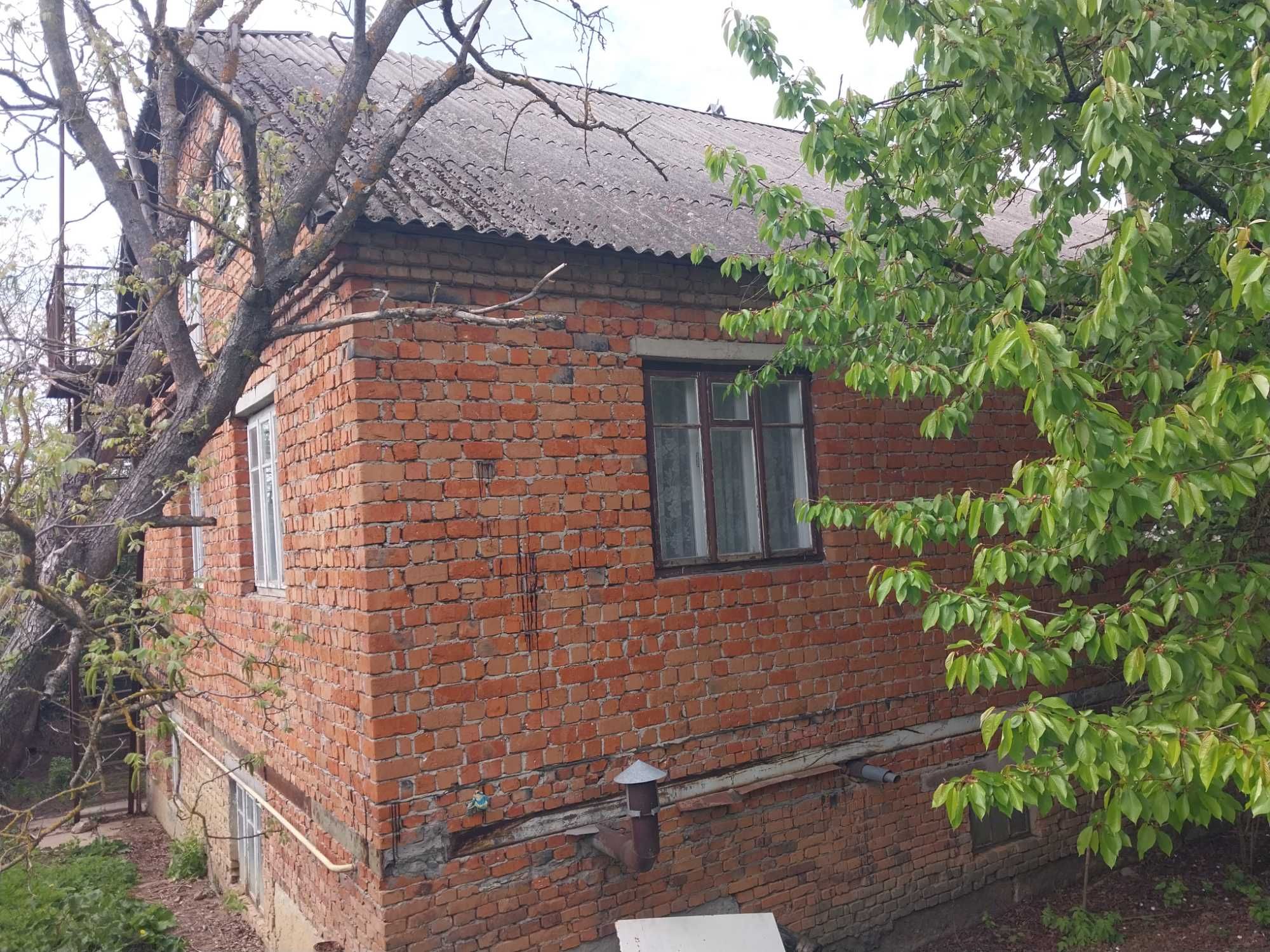 Терміново продається будинок 2 поверхи, р - н Центр