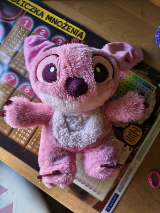 Stich maskotka świecący brzuszek