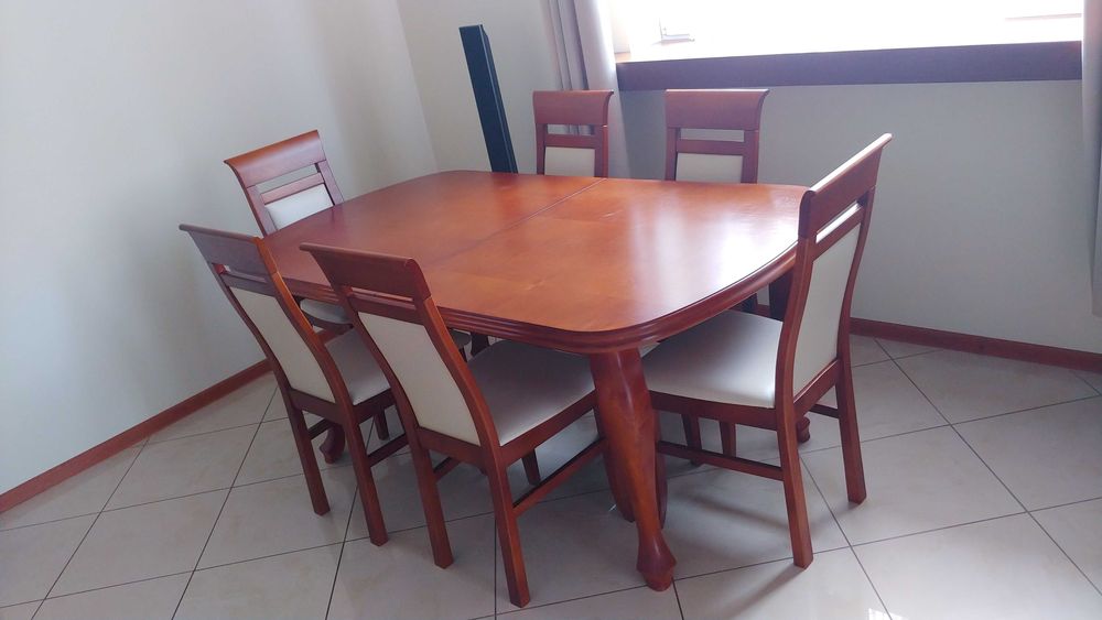 Stół drewniany rozkładany + 8 krzeseł