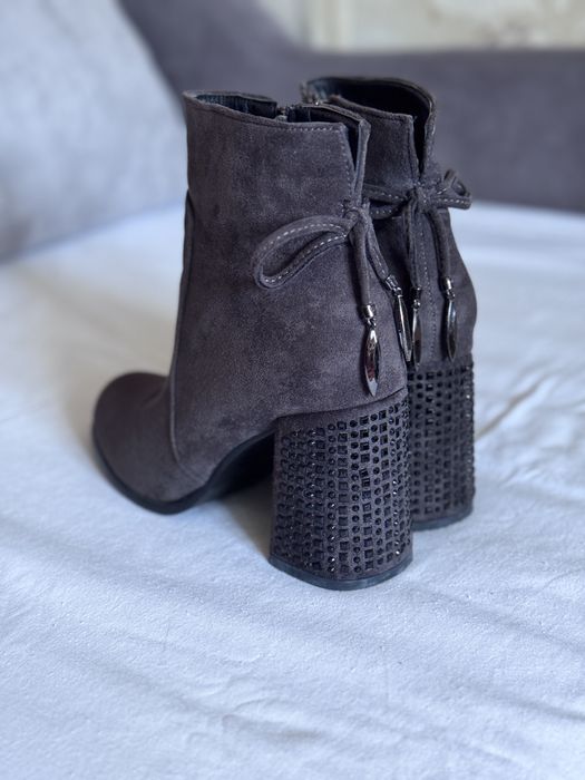 Ботильйони/черевики жіночі