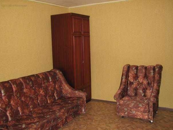 Сдаю , БЕЗ КОМИССИИ  1-но комн в Обухове. р-н Школа.