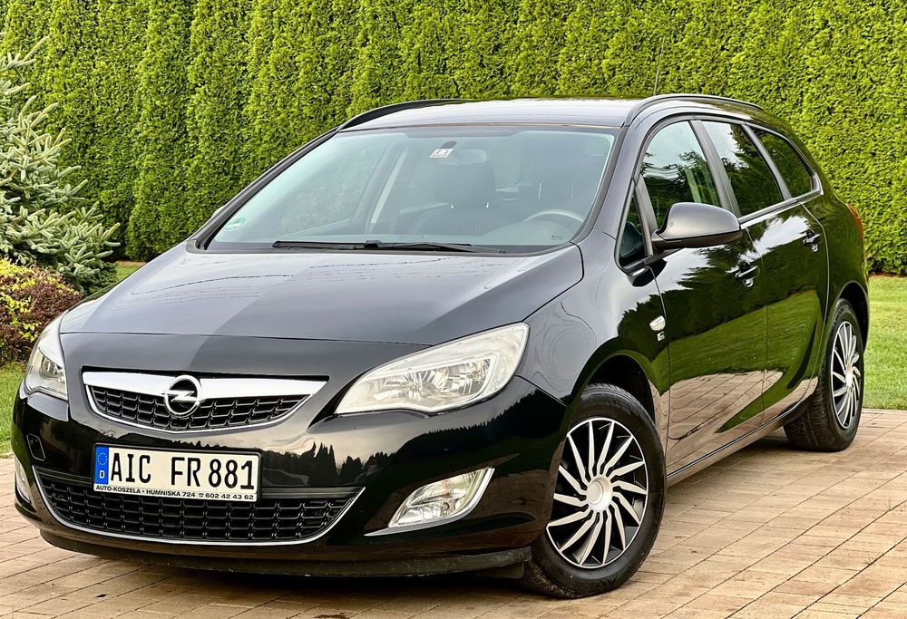 Opel Astra 1.4 T // super stan // serwis Niemcy