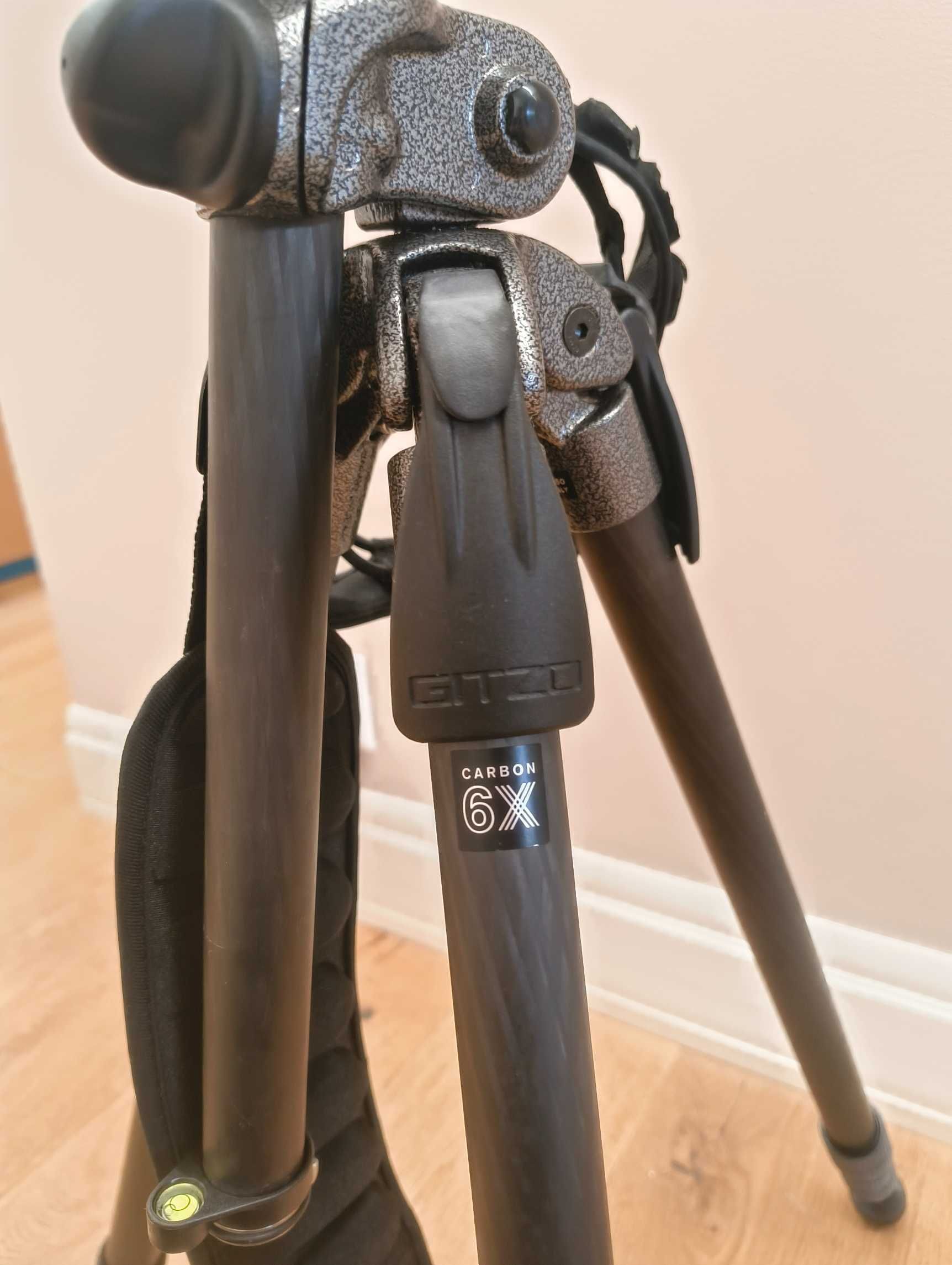 Gitzo Explorer Carbon Tripod w. tilt&swivel column (GT2531EX)