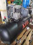 Compressor industrial trifásico 270 Lts AEG