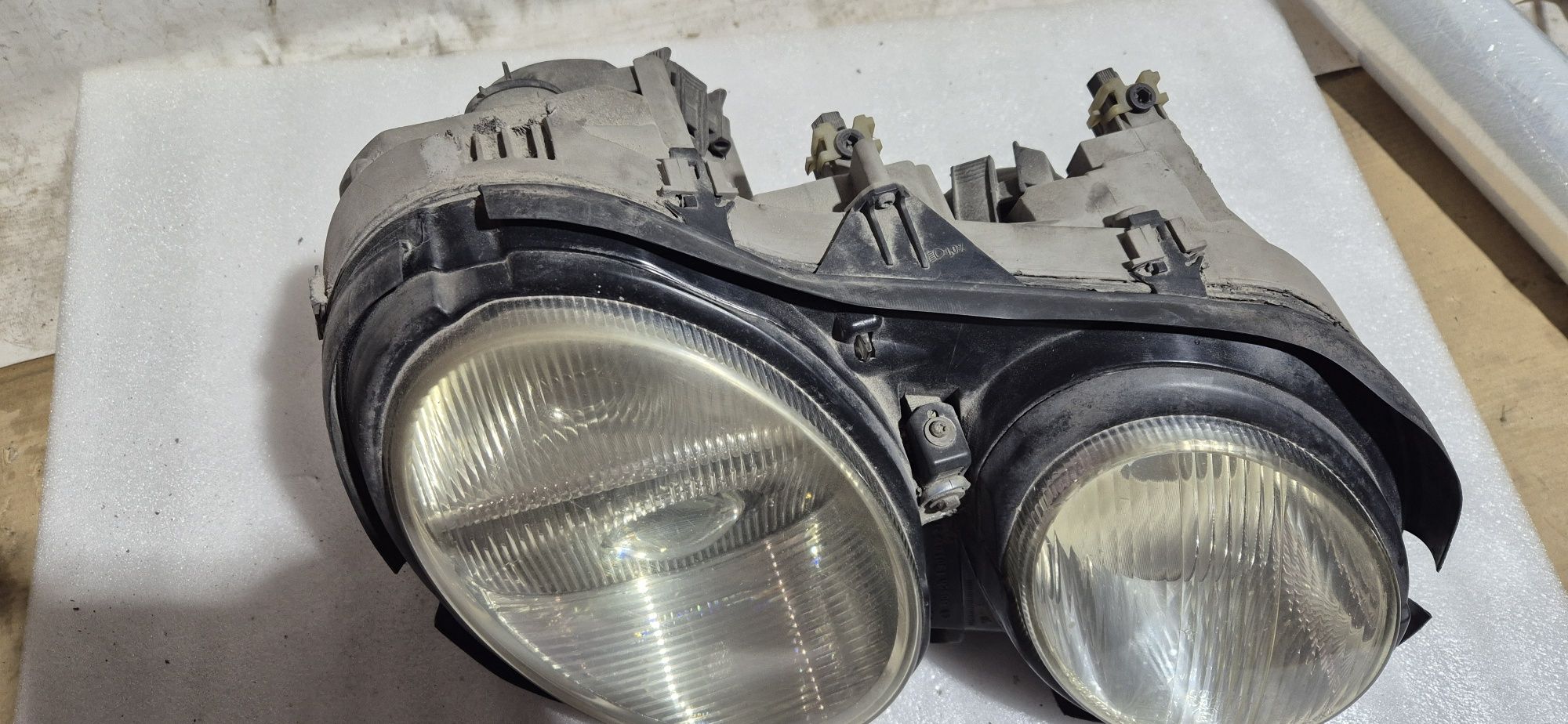Lampa prawa prawy przód mercedes cl w215 Europa xenon