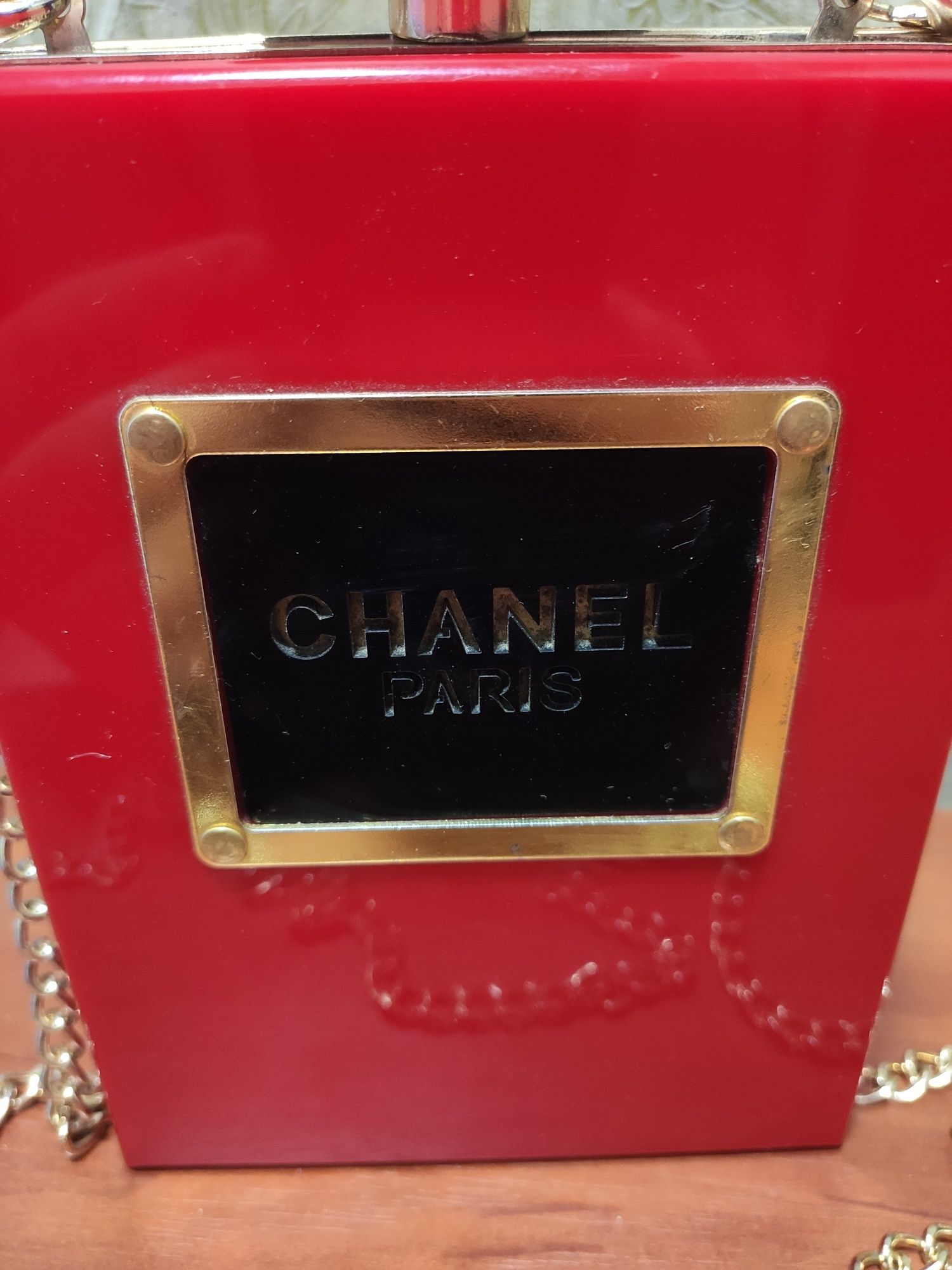 Продам для женщины сумочка chanel