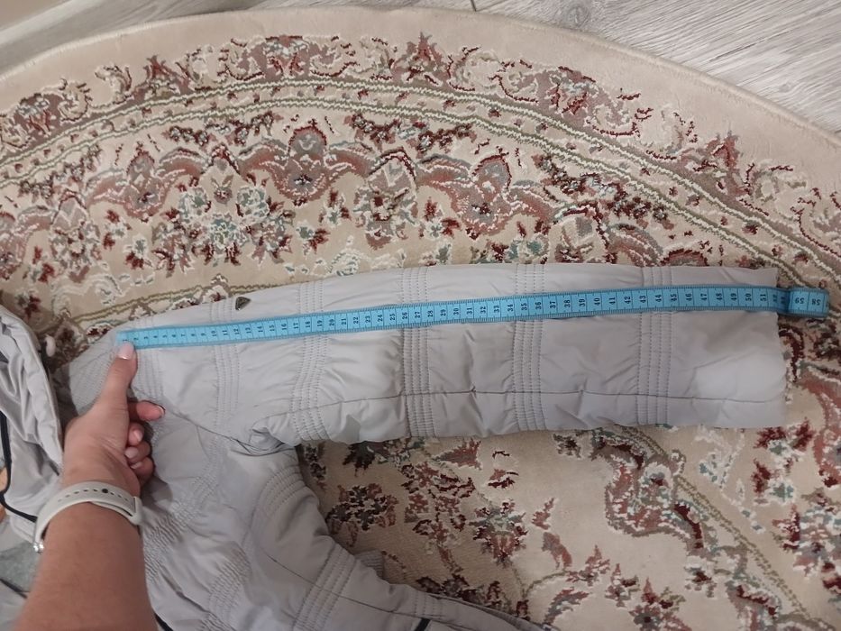 Продам весняну курточку на зріст 146