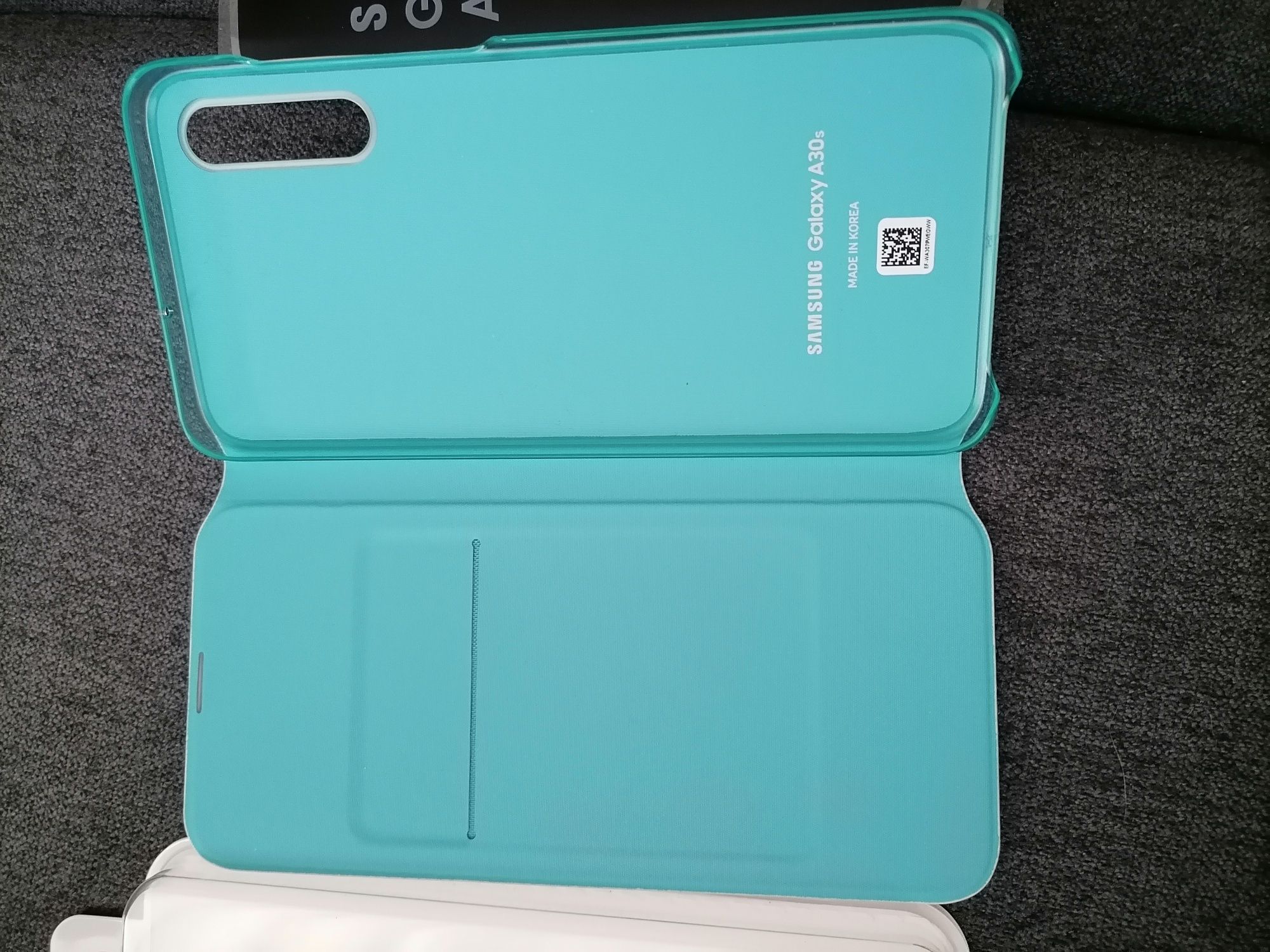 Etui na Samsung Galaxy A 30s, stan idealny