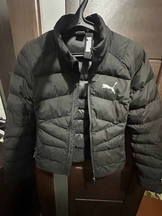Продам жіночу куртку пума