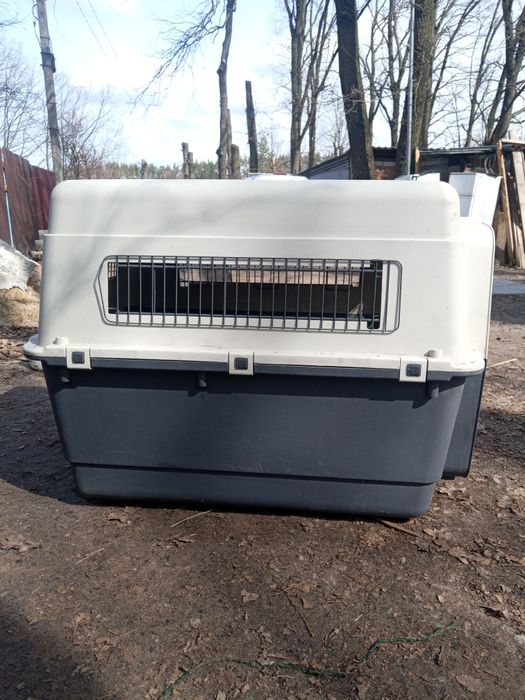 Переноски, контейнери для перевезення тварин