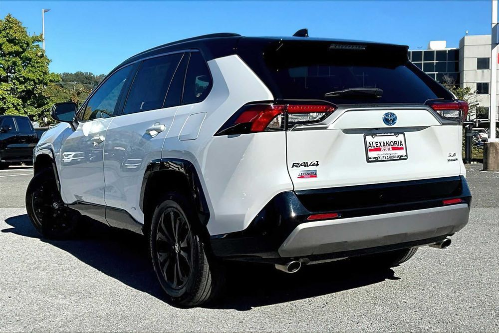 Toyota RAV4 Hybrid XSE      2023