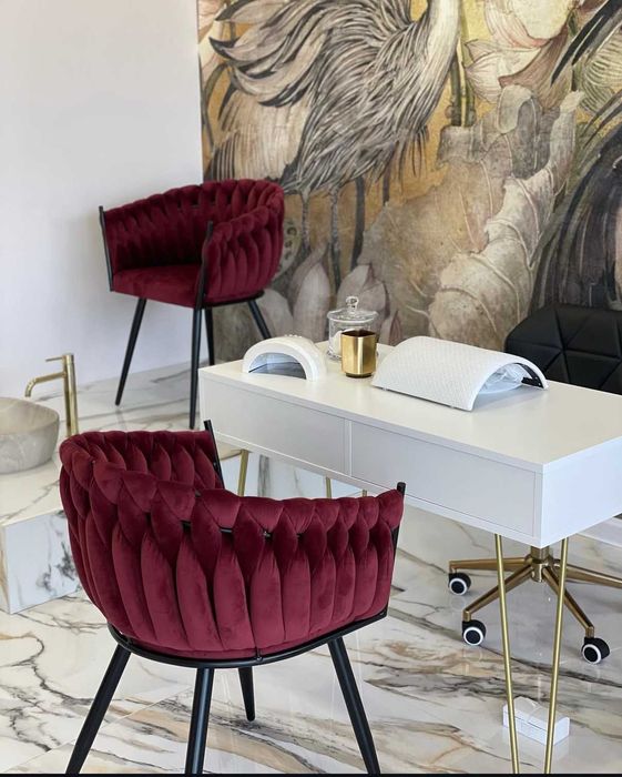 Do wynajęcia stanowisko do manicure w Pasażu Sieroszewice