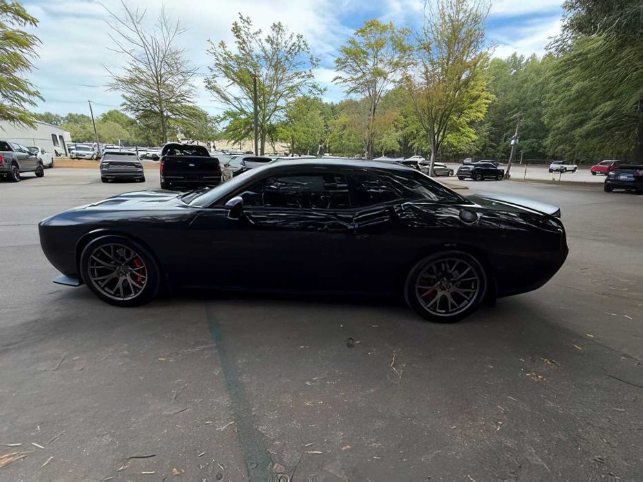Dodge Challenger      2017