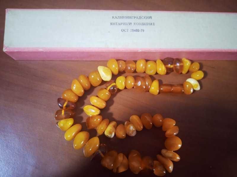 Янтарное ожерелье, винтаж 1979 год.(цена за 2 ед)
