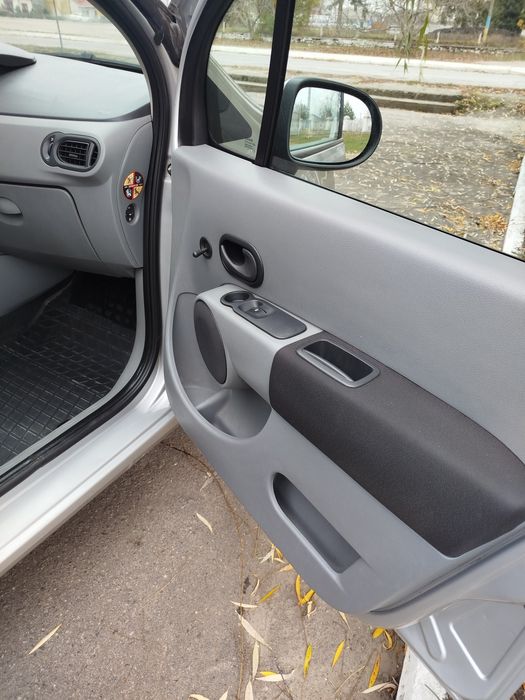 Рено модус 2007р.