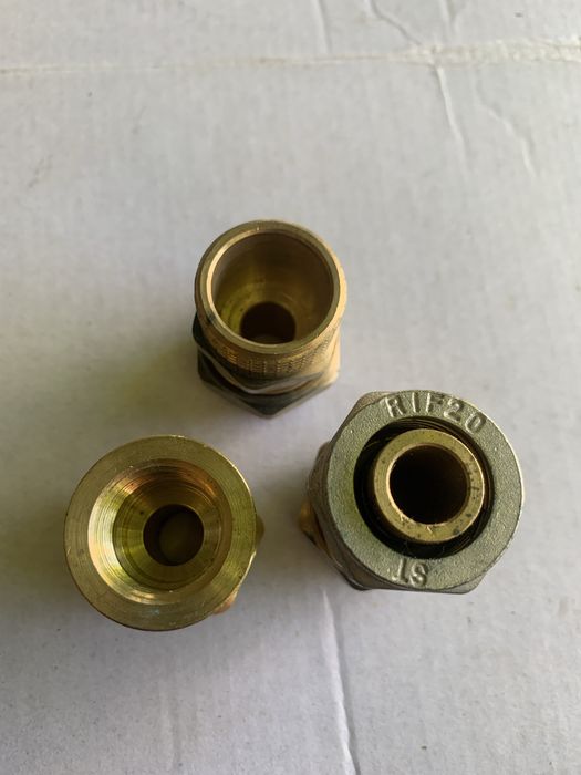 Фітінги для металопластикових труб.