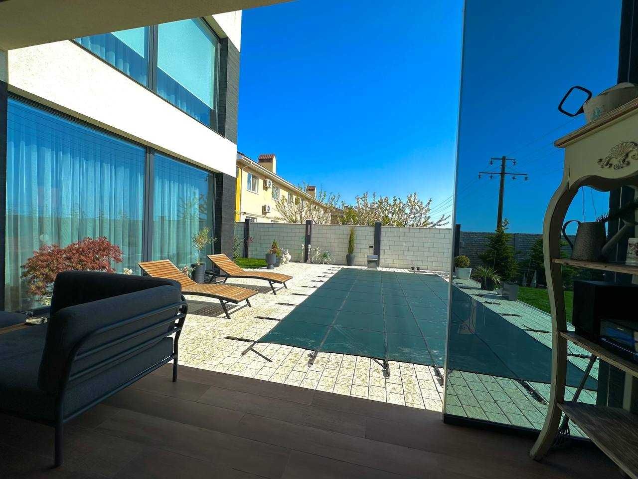 Элитный дом в Совиньоне | 284 м² | Бассейн | Дизайнерский ремонт!
