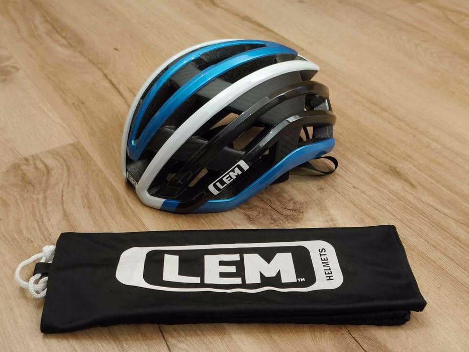 Capacete de Ciclismo LEM MotivAir Carbon "NOVO"