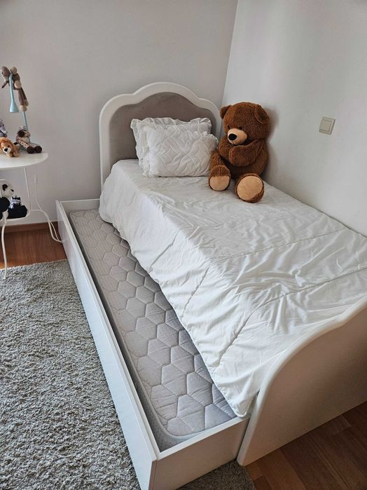 Cama criança madeira branca com gavetão e dois colchões