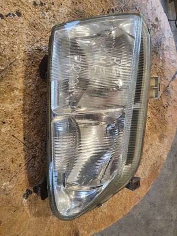 Lampa prawa przod przednia renault megane oryginal