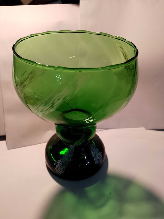 Wazon Kielich zielone szkło ozdobne duży