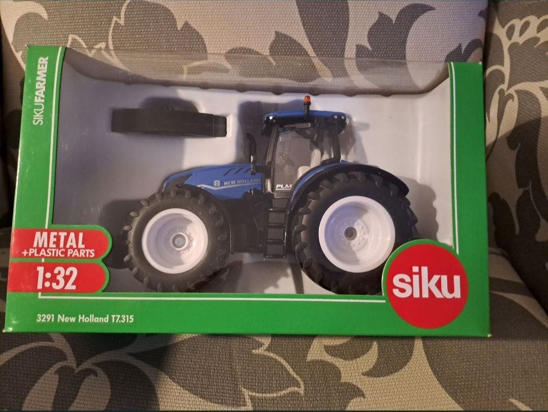 Traktor Siku New Holland T7.315 HD nowy okazja na prezent
New Holland