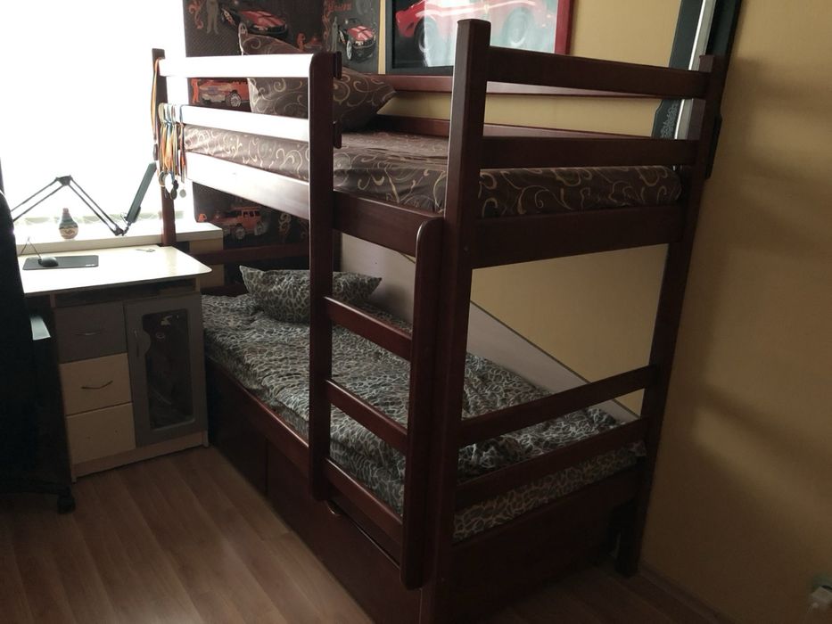Продам двоярусне ліжко
