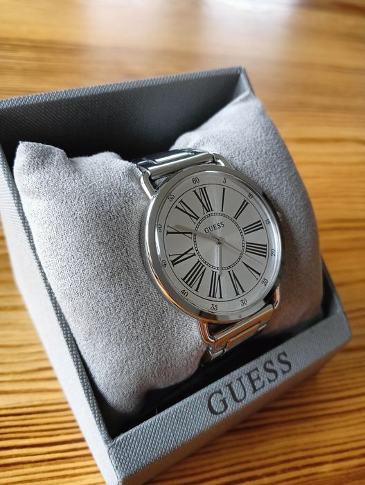 Klasyczny Zegarek GUESS – Elegancja w Srebrze | zrób sobie Prezent