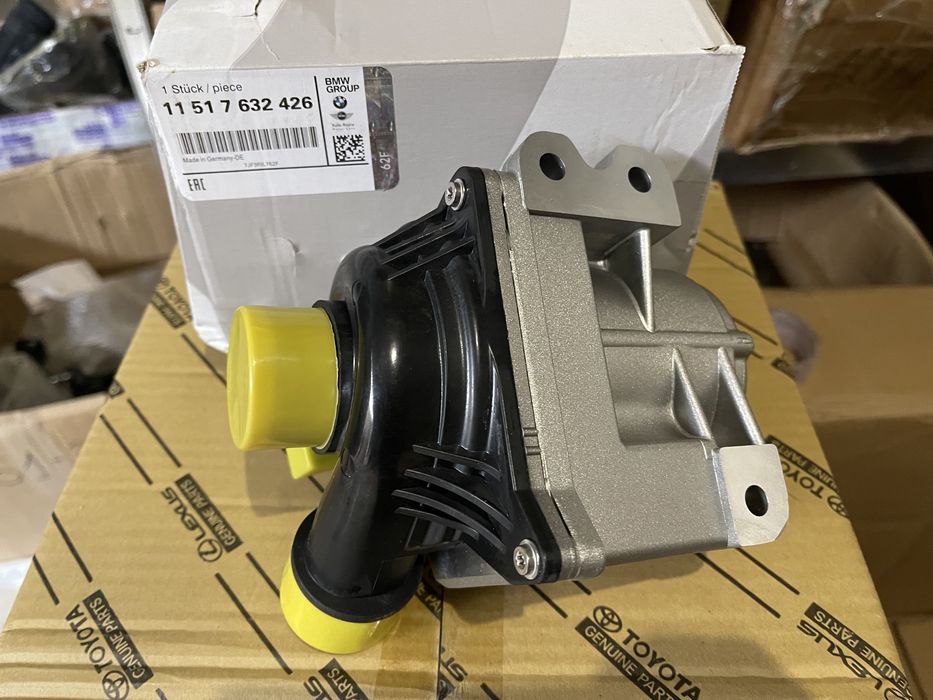 Водяная помпа BMW X5 N55 F10 F15 E70 E90 N54 3.5i  11517632426