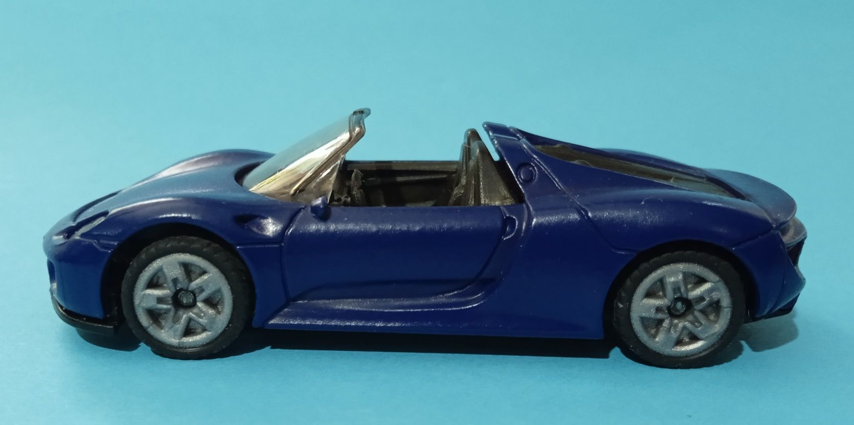 Модель авто Porsche 918 Spyder (Made in Poland)