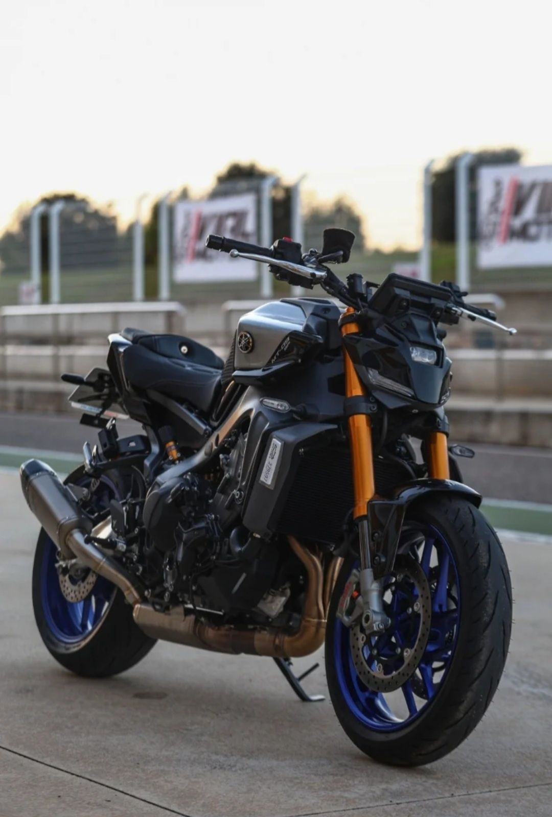 Akrapovic mt 09 2025