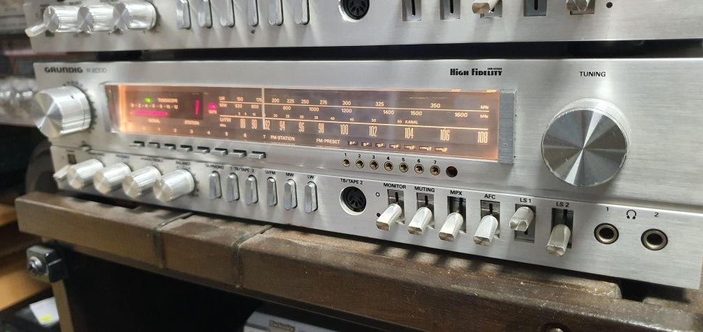 Amplituner GRUNDIG R 2000 plus kolumny ONKYO