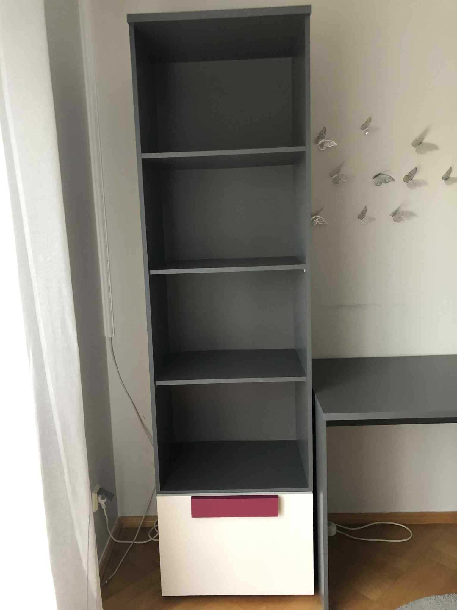 Komplet mebli biurko i regał