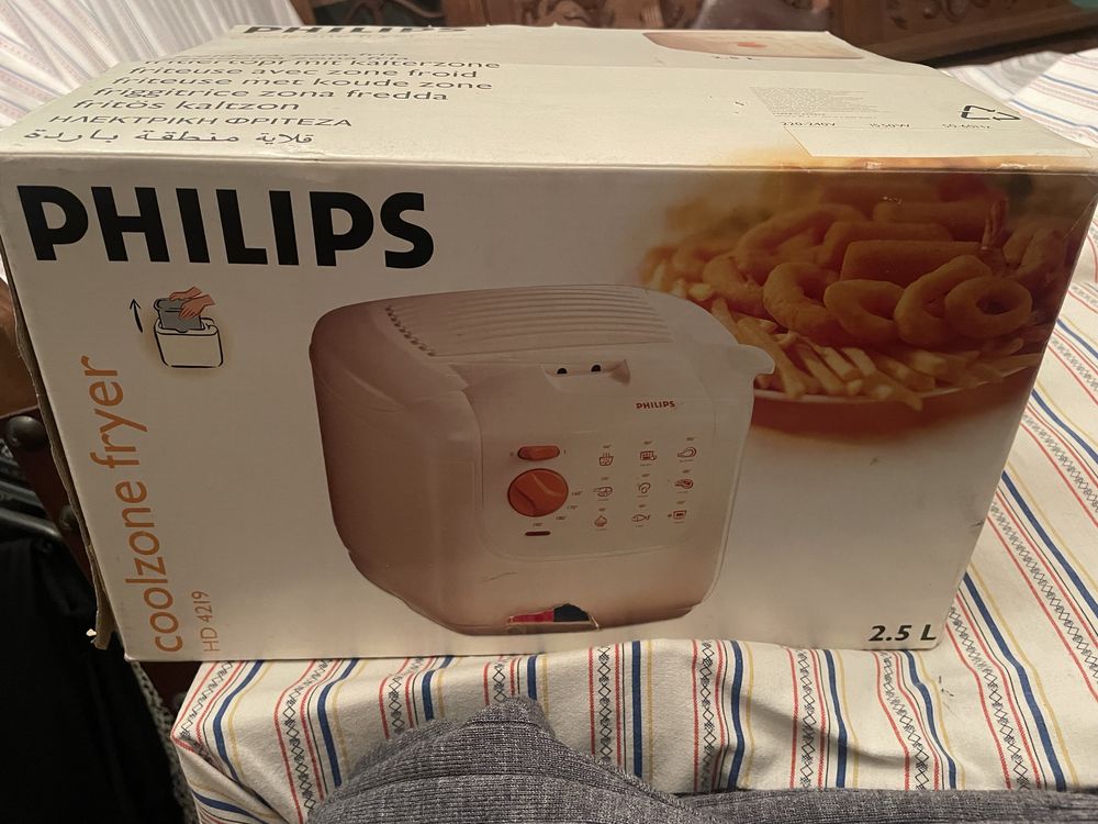 Fritadeira eletrica 2,5 L. Philips nova