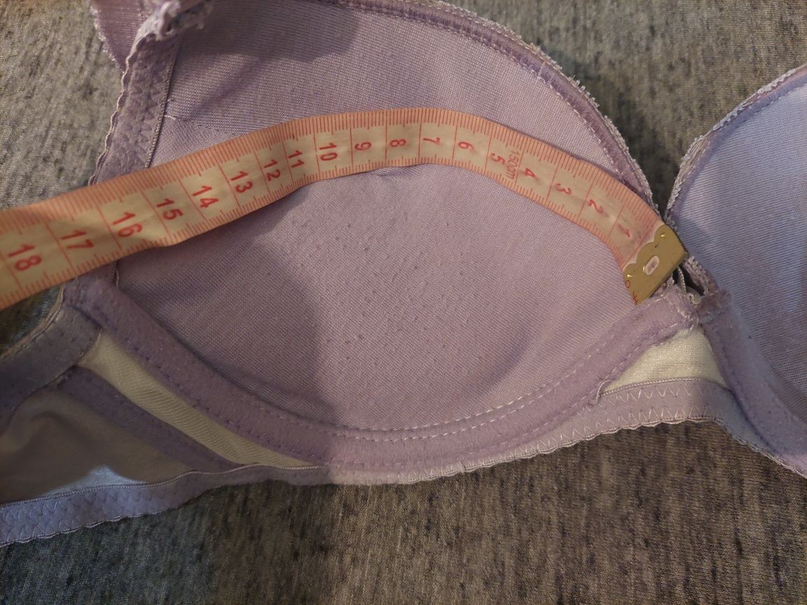 Fajny biustonosz push-up 75B 80A