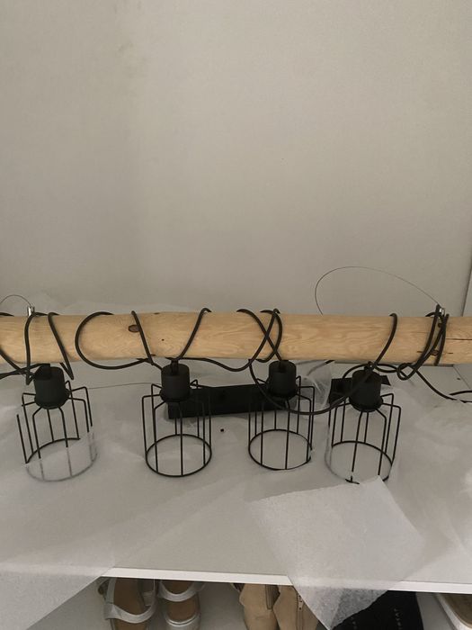 Lampa wisząca z belka sosnowa