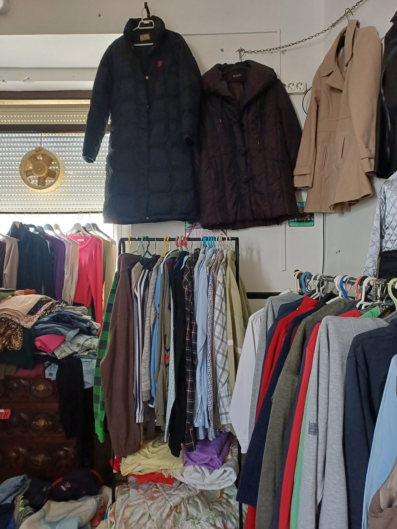 Roupa sapatos louça 2 mão