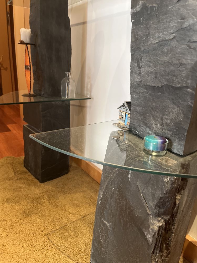 Mesa  vidro com 4 coluna de ardósia