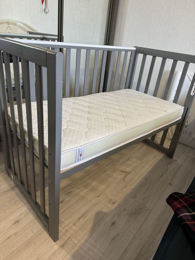 Дитяче ліжко/детская кроватка