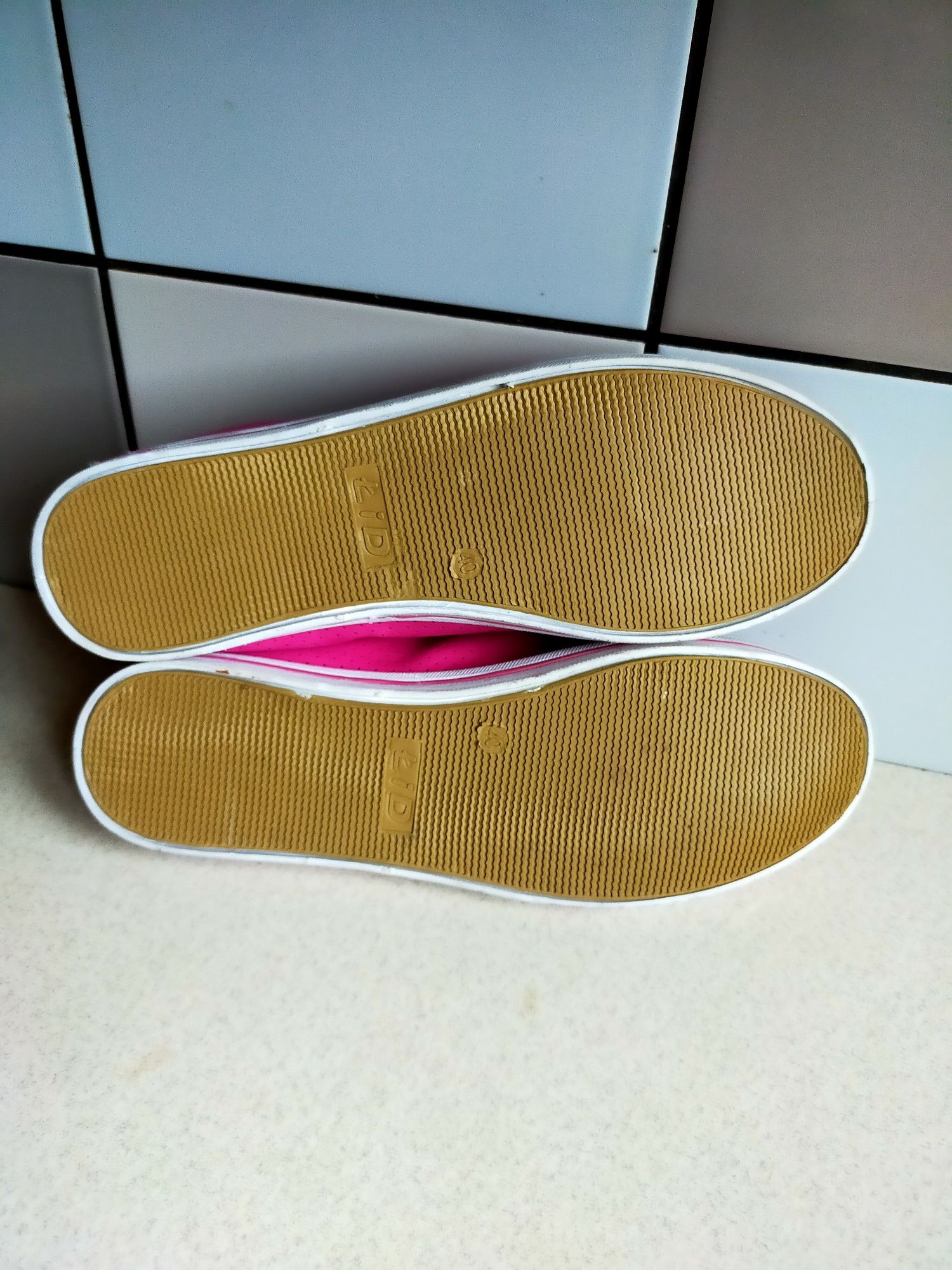 Buty sportowe trampki DiŁ 40/25 cm