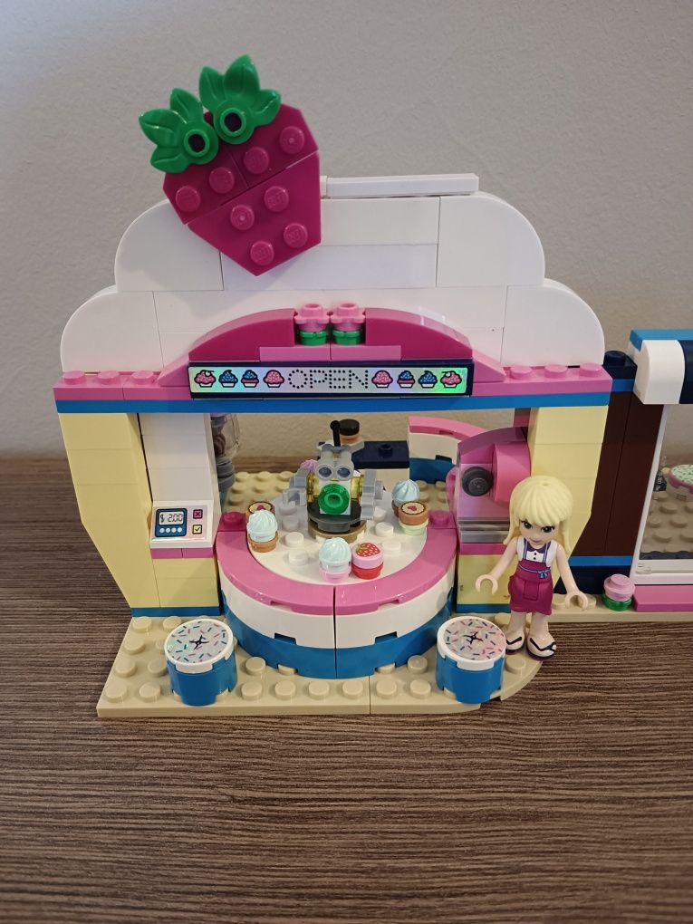 Klocki LEGO friends cukiernia z babeczkami Olivii 41366