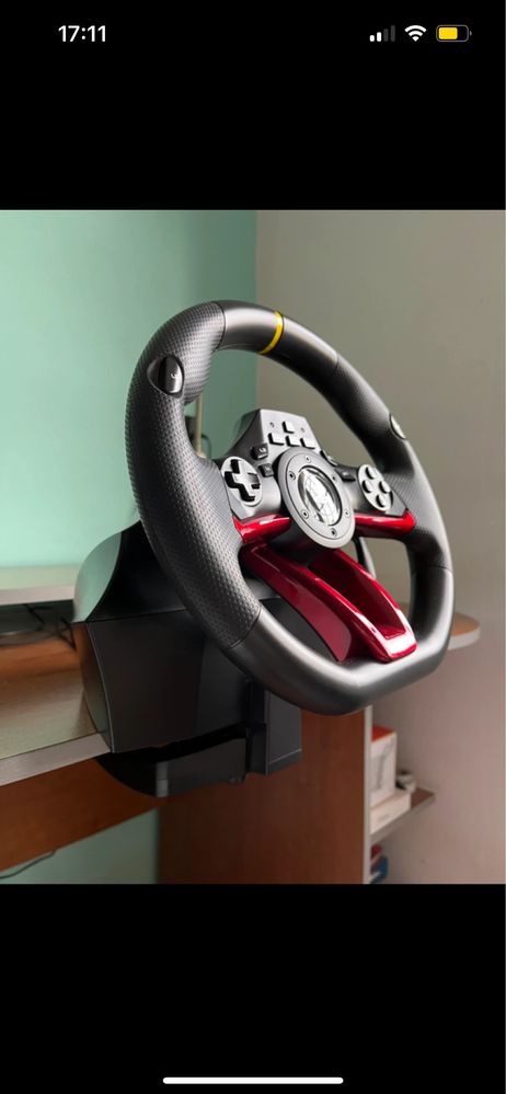 Volante + pedais HORI racing (ps4/pc/etc)