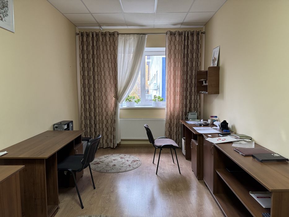Здам офіс з ремонтом і меблями