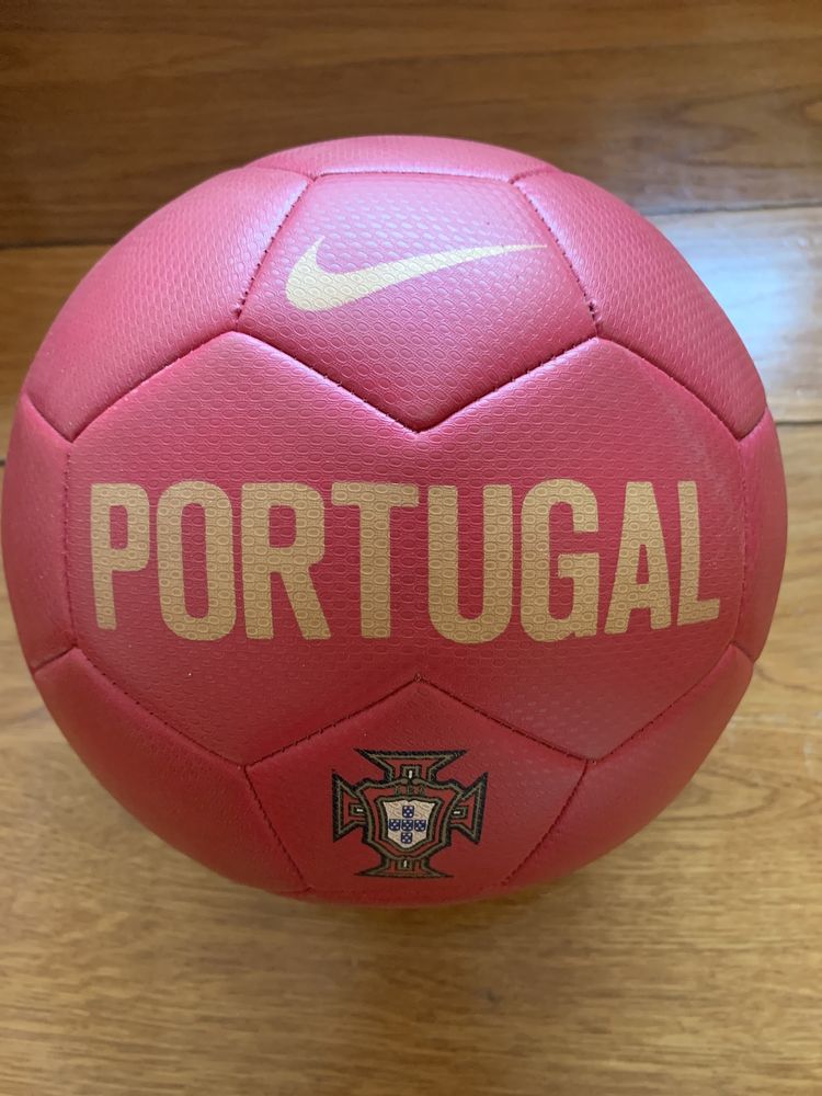 Bola de futebol da seleção portuguesa