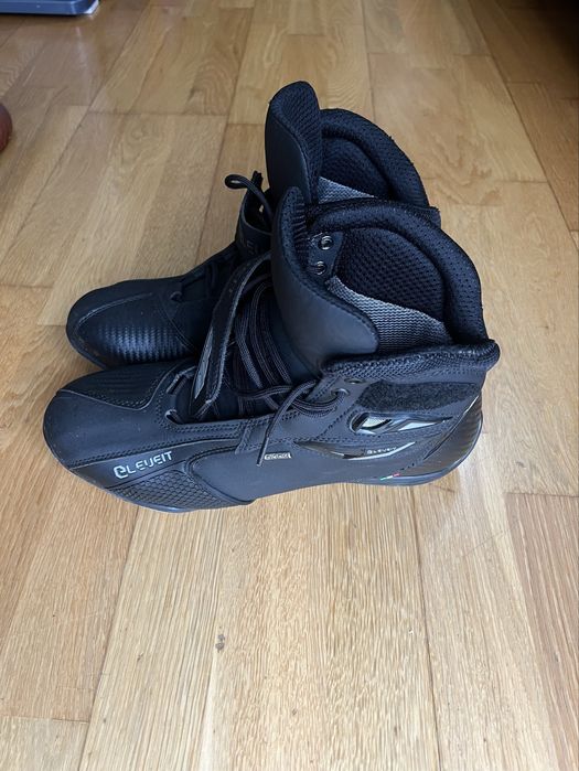 Botas Eleveit mota 43